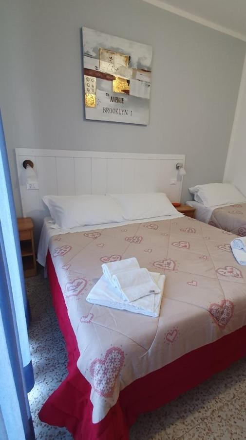 Hotel Franca Misano Adriatico Bagian luar foto