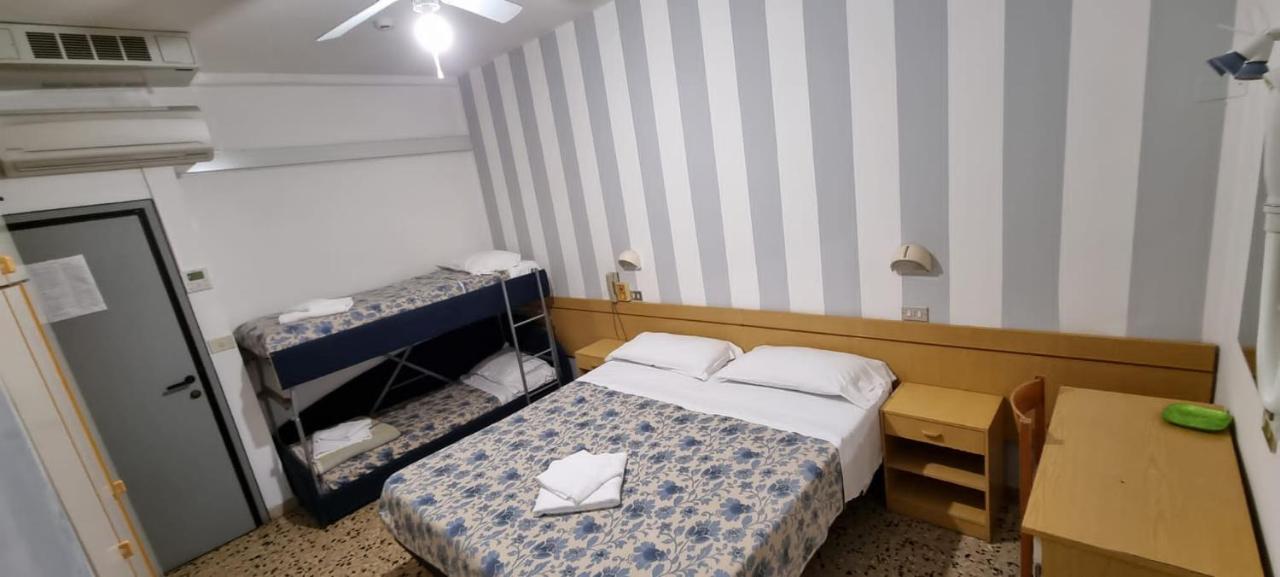 Hotel Franca Misano Adriatico Bagian luar foto