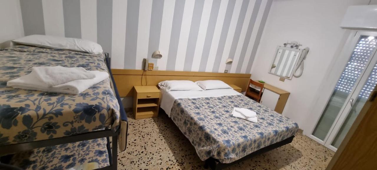 Hotel Franca Misano Adriatico Bagian luar foto
