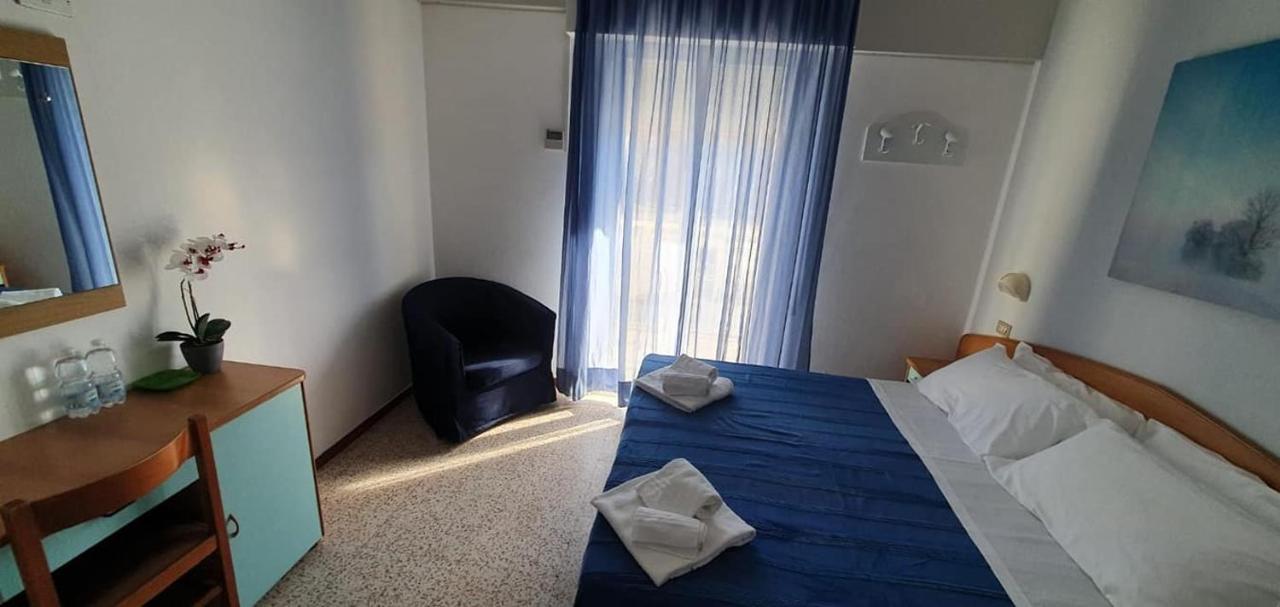 Hotel Franca Misano Adriatico Bagian luar foto
