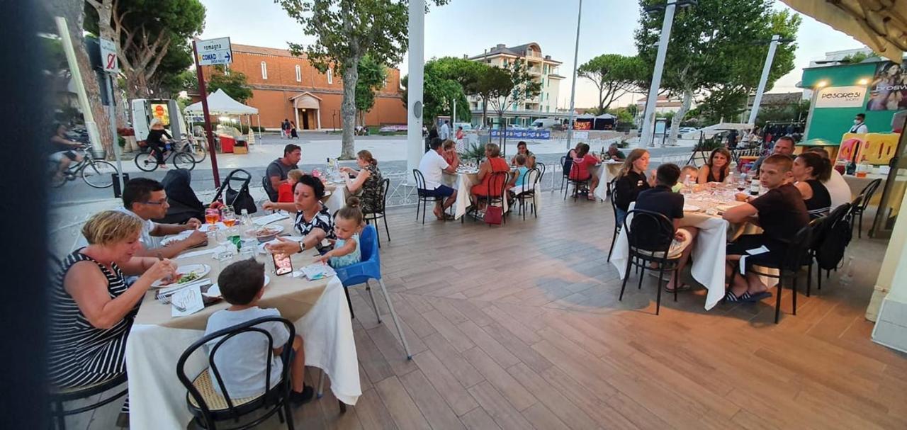 Hotel Franca Misano Adriatico Bagian luar foto