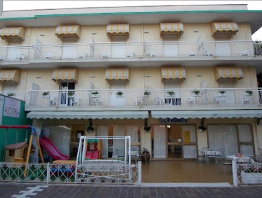Hotel Franca Misano Adriatico Bagian luar foto