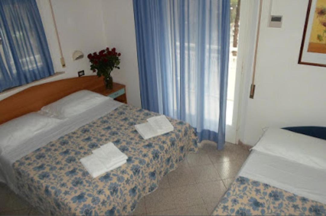 Hotel Franca Misano Adriatico Bagian luar foto
